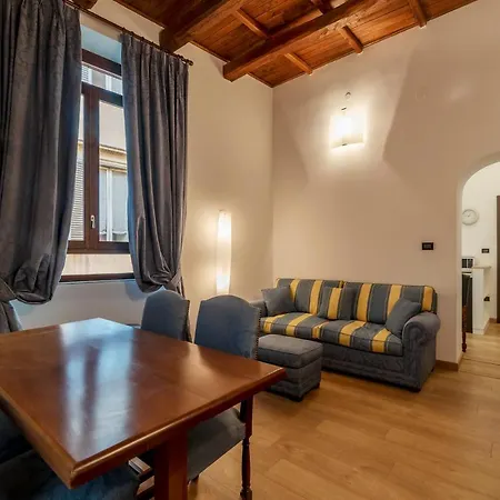 Piazza di Spagna Elegant Apartment-3